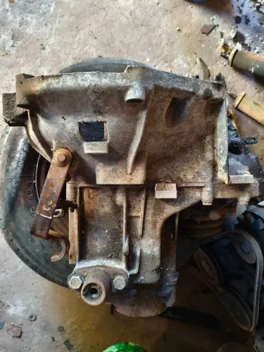 Câmbio 5 marchas trambulador embaixo Motor Fiasa