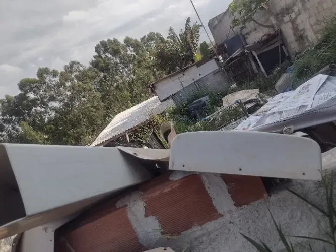 Calhas plástica tem 5 calhas