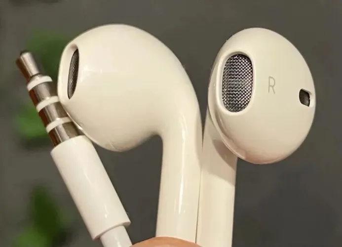 Fone de ouvido P2 original Apple