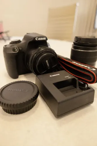 Canon EOS Rebel T7 Lente 50mm f/1.8 STM + Lente 18-55mm + Carregador Original