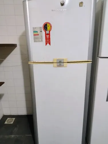 Vendo Geladeira Frost Free grande Brastemp