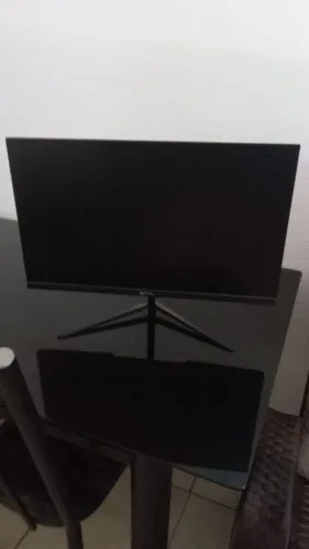 Título: Monitor 24" - Seminovo (Com listras na tela / Barato)