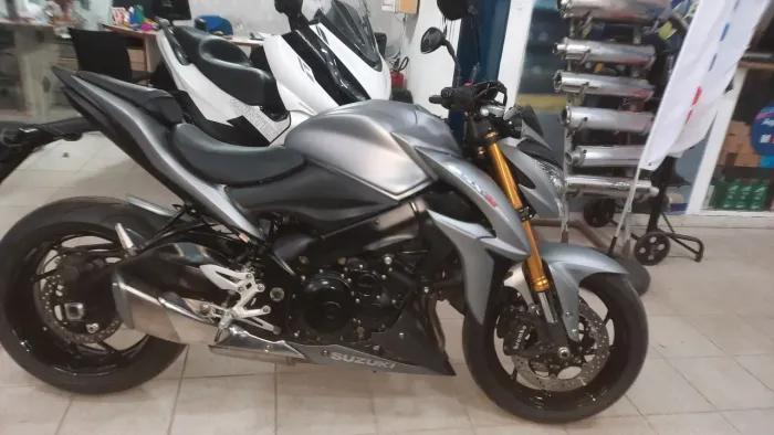 Suzuki GSX-S 1000 2015/16 33100KM CINZA FOSCA Impecável. Oportunidade