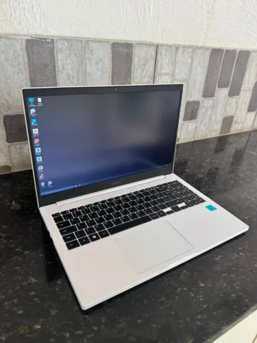 Notebook Samsung Book E20 (NP550XDA-KO2BR) COM UPGRADE - 24 GB RAM e SSD