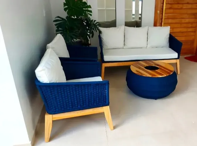CONJUNTO DE SOFÁ EM CORDÃO NAUTICO E MADEIRA