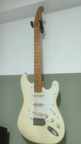GUITARRA SX STRATO VTG SERIES - CREME