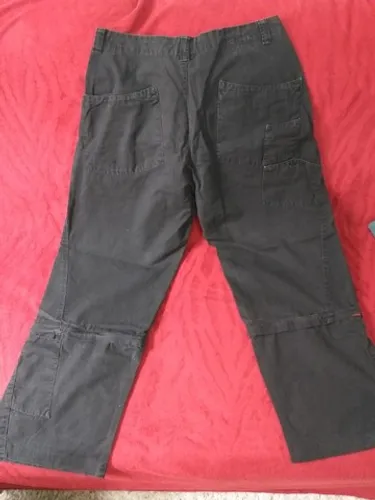 Calça mcd. Vira bermuda. Top demais. Número 44