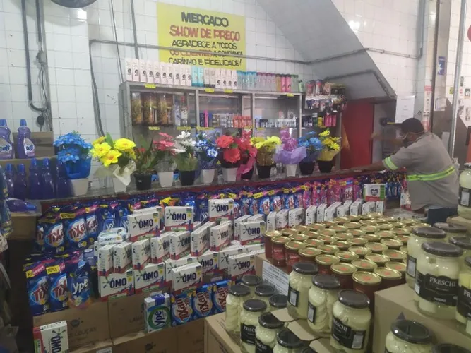Loja de doces e descartáveis 