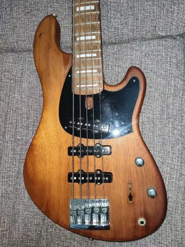 Baixo J Cássio Bass 5c