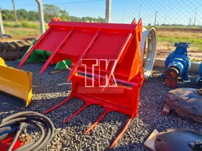 Garfo de Feno - TK Tratores Nova Andradina - MS