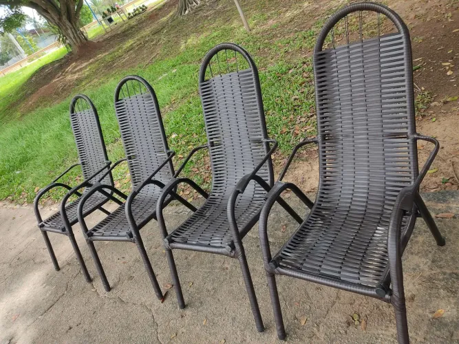 4 Cadeiras de fibra sintética para área