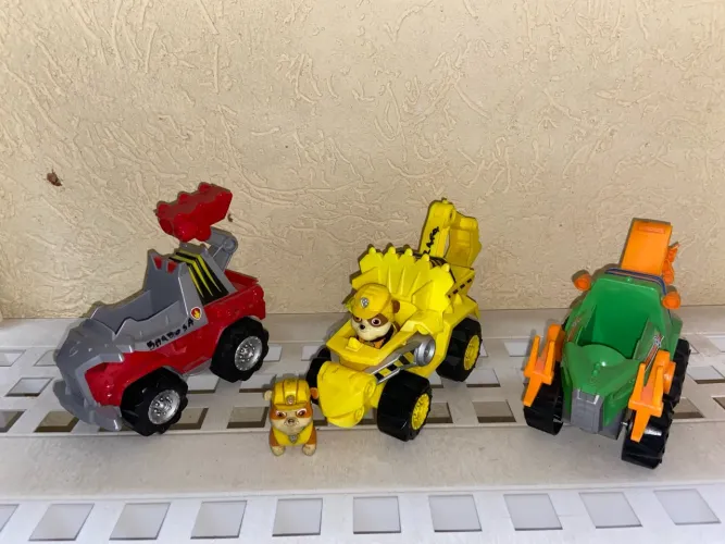 Carrinhos de Fricção Marshall, Rubble (com dois personagens) e Rocky - Patrulha Canina