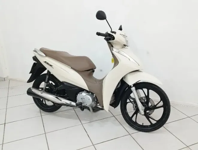Biz 125! Ano 2021! Linda Moto! Aceitamos Trocas e Financiamos em até 36x!