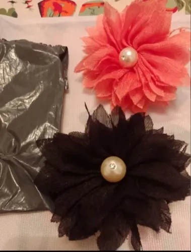 2 Prendedores de flores com Pérolas