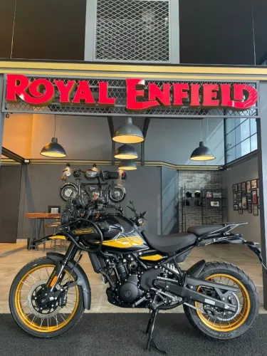 Himalayan 450 Hanle Black TBL - Potência, Tecnologia e Aventura Sem Limites