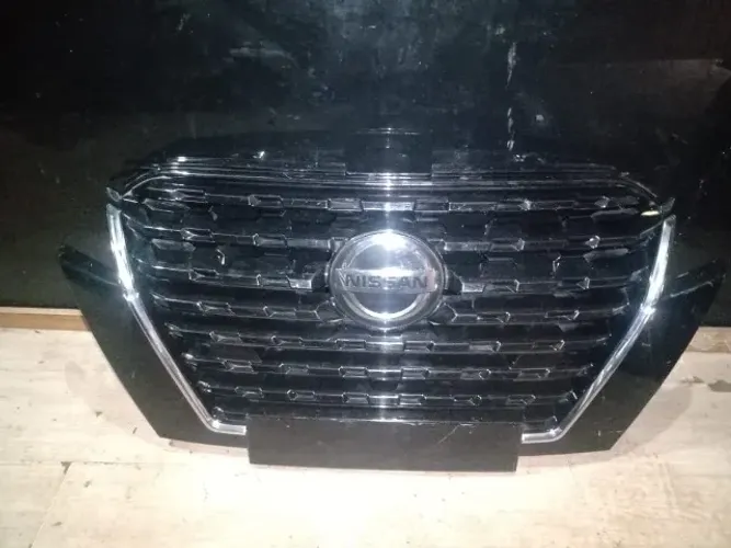Grade Frontal Nissan Kicks 2021 2024