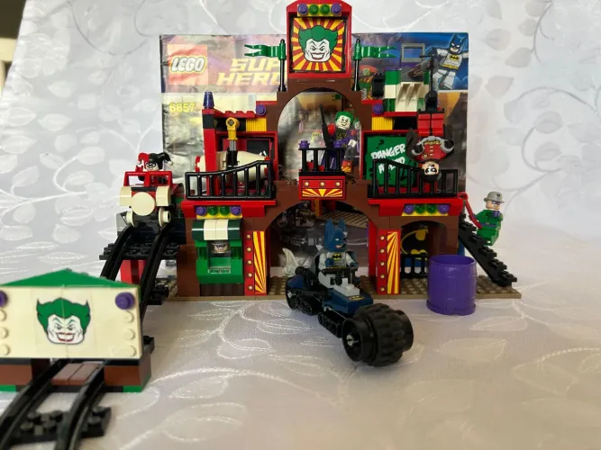 Lego Dc Comics The Dynamic Duo Funhouse Escape
