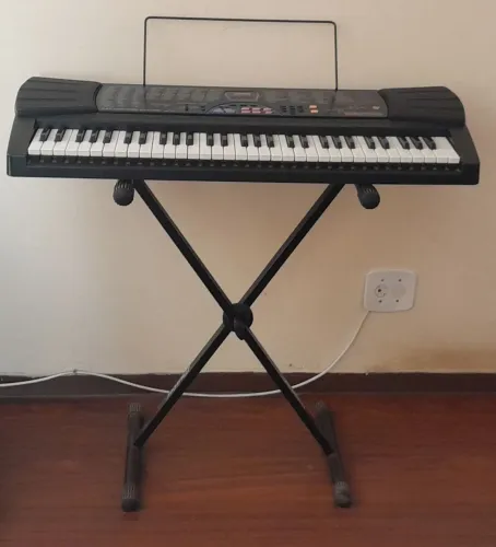 Teclado Casio LK-32 Sandy & Junior - Edição Rara + Suporte -  em Ótimo Estado!