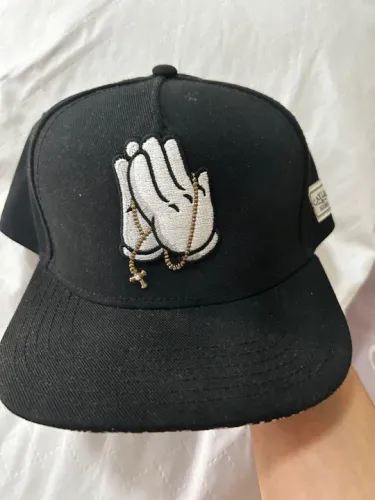 Boné Preto Cayler - Mãos em Oração - NOVO