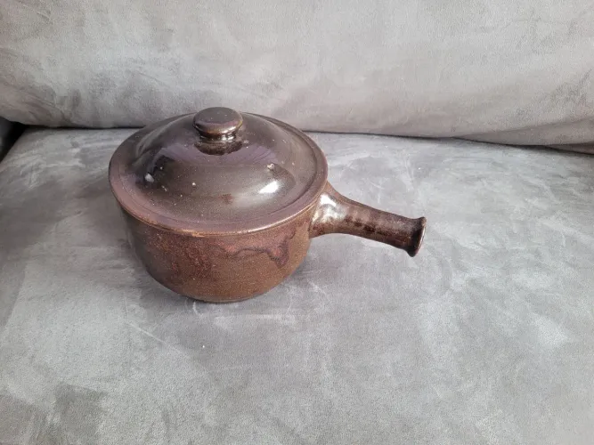 Panela de barro com tampa 