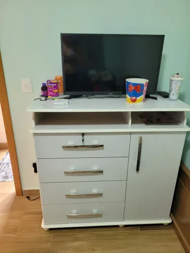 Gaveteiro / Cômoda branco 4 gavetas com porta