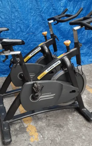 Bicicleta de Spinning Profissional Johnson Class Cycle - Profissional de Academia