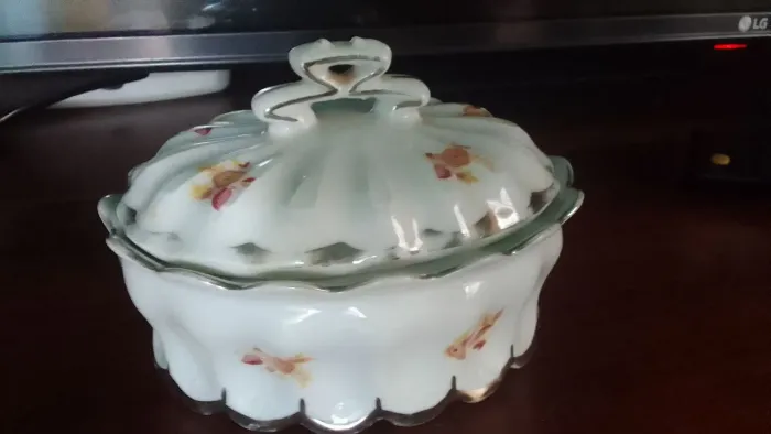 Porta-joias porcelana Austin Burger alemã déc de 20