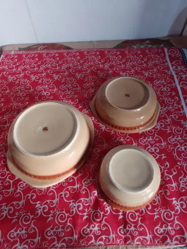 Conjunto de tigelas de cerâmica vintage
