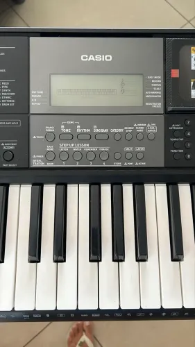 Teclado Cassio CT-x800