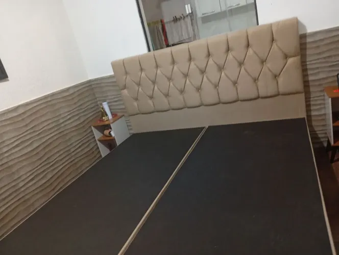  Base e Cabeceira de cama estofada luxuosa