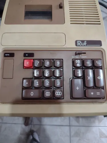 Calculadora elétrica antiga marca RUF
