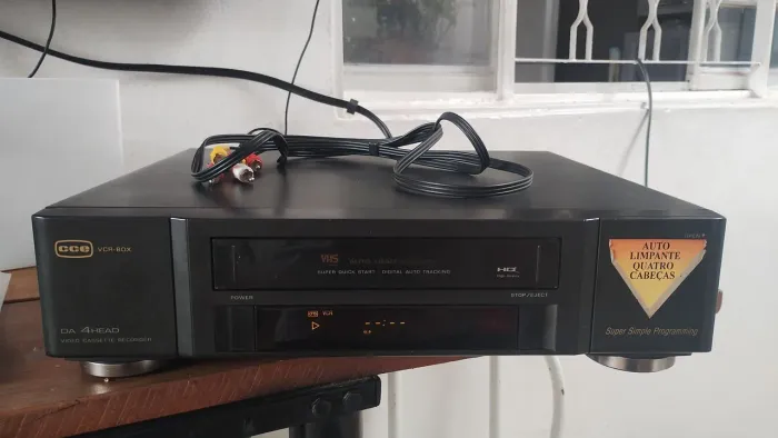 Vídeo cassete CCE modelo mono sem controle