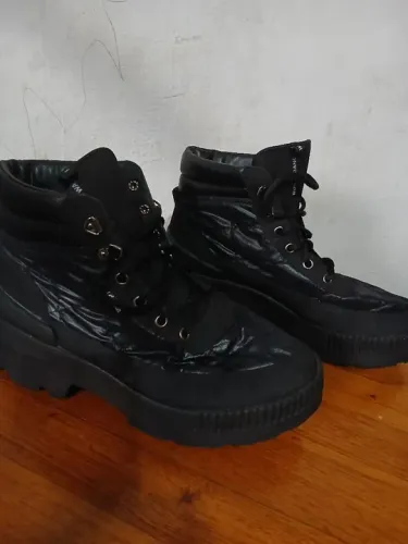BOTA PRETA
