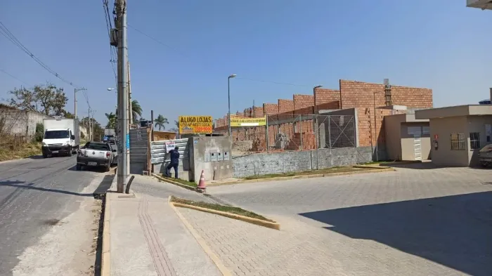 Loja para alugar em Esmeraldas por R$ 2.200,00!