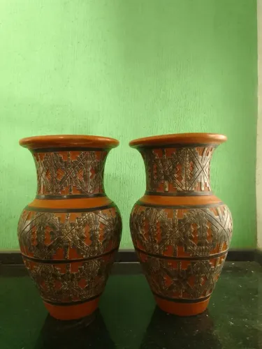 2 vasos de cerâmica artesanal. Leia a DESCRIÇÃO PARA TIRAR SUAS DÚVIDAS E OLHE AS FOTOS.