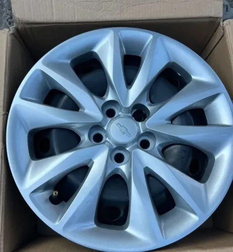 Roda e Calota aro 16 originais Tracker Chevrolet nova