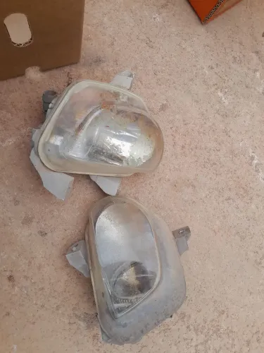 Farol de milha do ford fiesta 2003