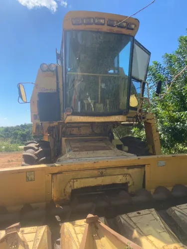 Colheitadeira New Holland