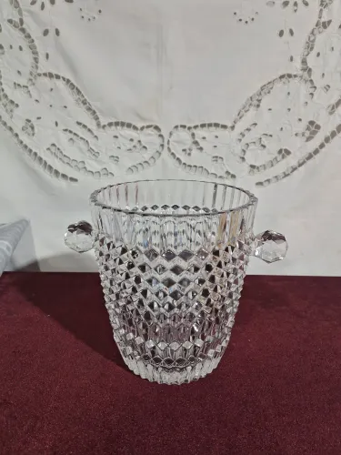  Antigo Balde de Gelo com Design Lapidado