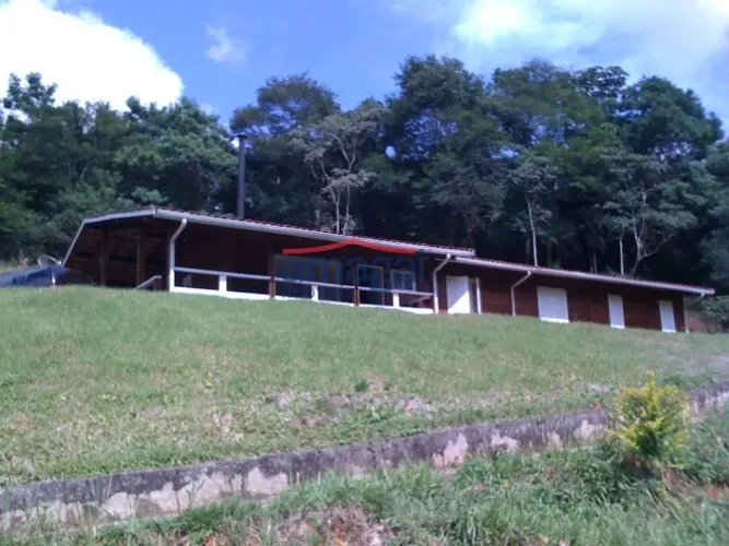 Sítio à Venda em Jambeiro - Centro