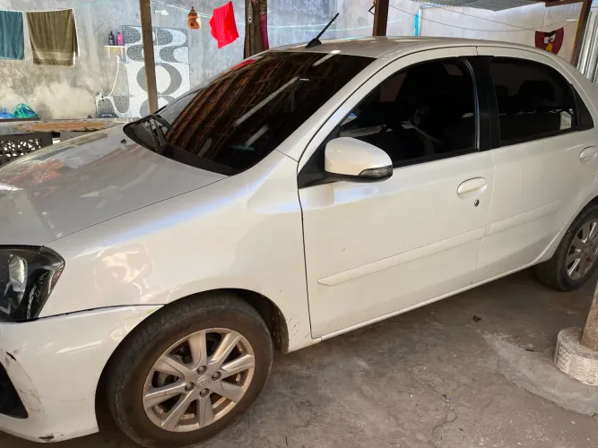 Toyota Etios X Plus Sedan 1.5 Flex 16V 4P Aut. 2021