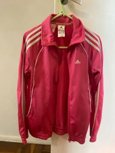 Conjunto Adidas Preta com Detalhes Brancos