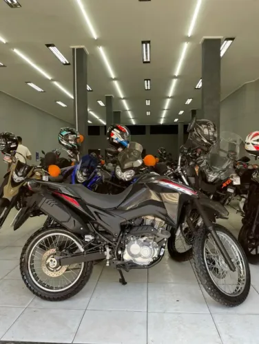 Brabíssima!! Bros 2025 Km: 8.748 Apenas!