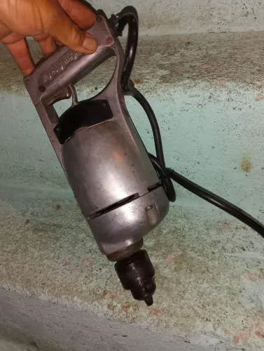 Furadeira de impacto antiga Mitsubishi