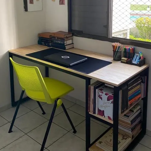 ?MESA COM PRATELEIRA INDUSTRIAL MÓVEIS 