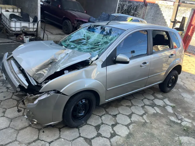 Sucata Ford Fiesta 1.0 completo 2008 vendo peças