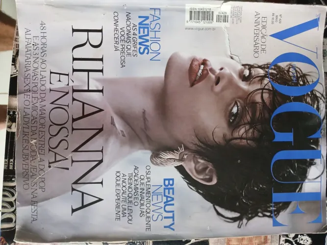 Revistas  gloss  Vogue  capricho 