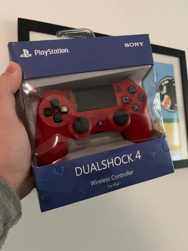 Controle DualShock 4 - Vermelho (PlayStation 4)