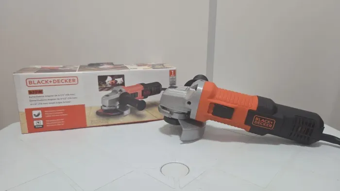 Esmerilhadeira Black&Decker 920w