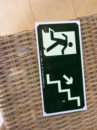 Placa de Saída de Emergência com Escada